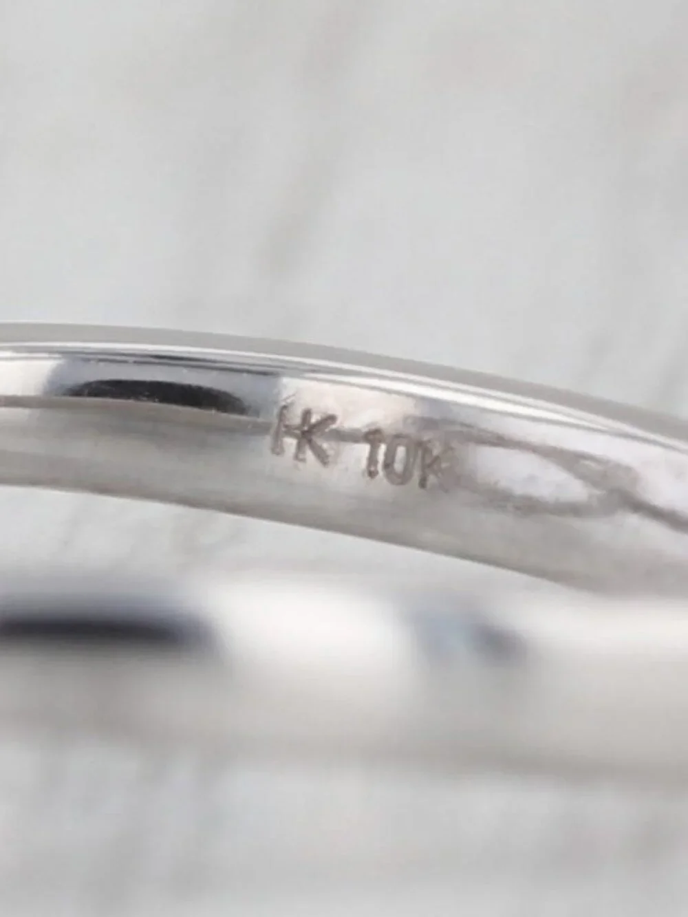 0.25ctw Diamond Preztle Knot Ring 10k White Gold Size 7.5